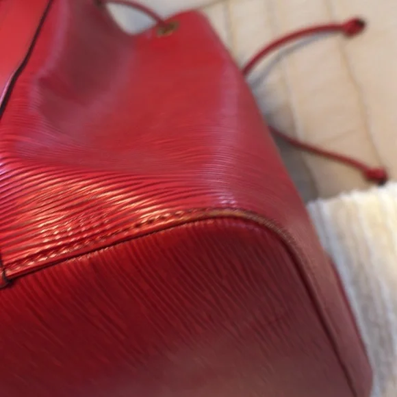 Louis Vuitton Epi Noe - Picture 13 of 16